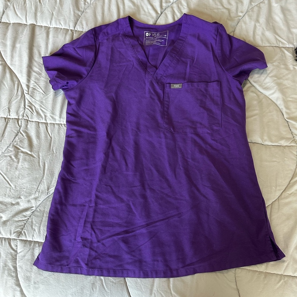 Figs magic purple top